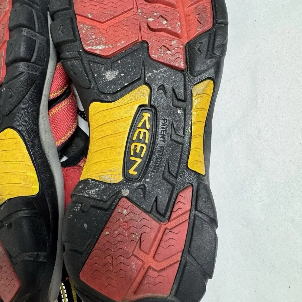 Keen Newport H2 Sandals Shoes Women's 9 Red Casual Comfort Waterproof Hiking